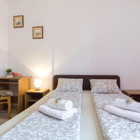 Pape Punat Hotel Bagian luar foto